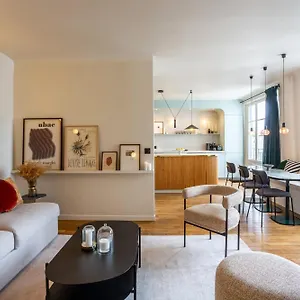 Habitat Parisien - Madeleine Galeries Lafayette Apartment Paris